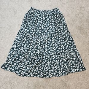 NWT Women's Flowy Floral Tiered Skirt Size Large